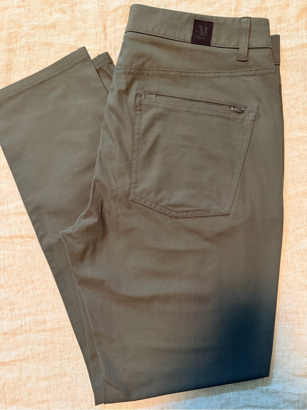 Vuori Meta Pant - Athletic Slim Fit